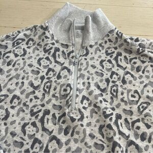 Aerie Oversized 1/4 zip Pullover Sweatshirt Size XS Gray Cheetah